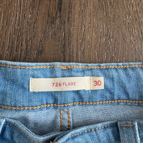 Women's 726 Flare Levi Jeans - Picture 4 of 9